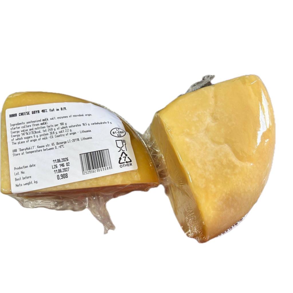 Сир Goya тип пармезан 40% 12 міс 1,1 кг